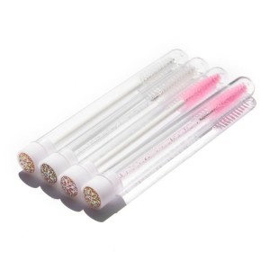 Szczoteczka do rzęs w ochronnej tubie
